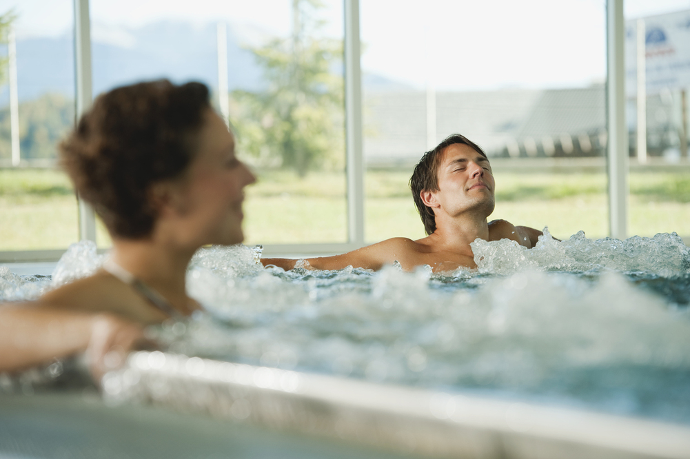 6 Dos and Dont&#8217;s for Safe Hot Tubbing